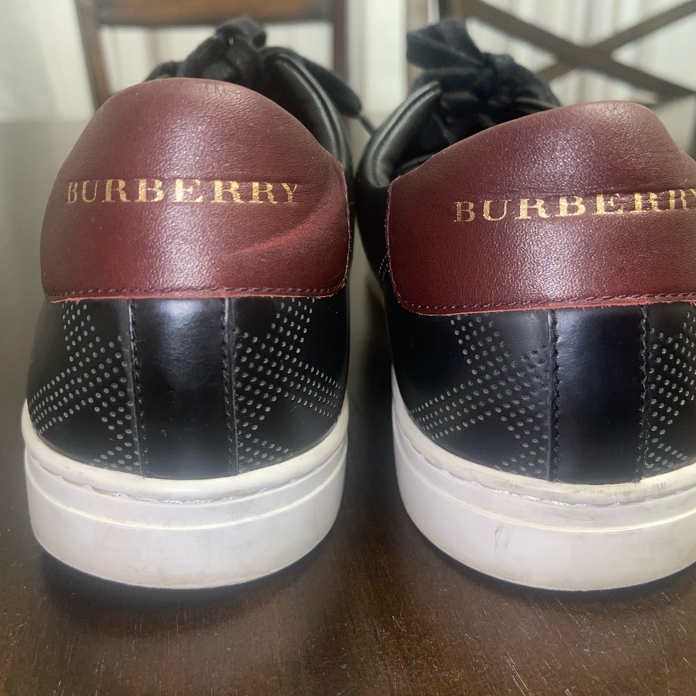 Burberry Black and Brown Low-Top Sneakers with Slip-On Design - Picture 14 of 15